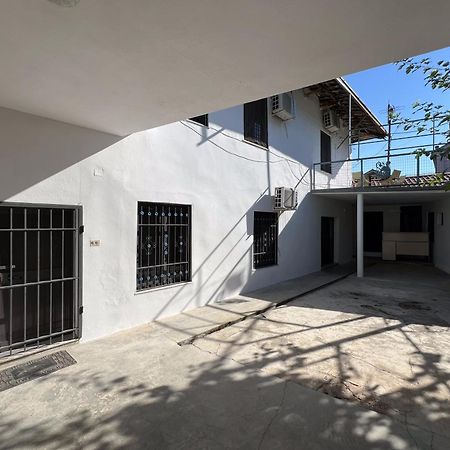Onetwosleep Guesthouse Shkodër Eksteriør bilde