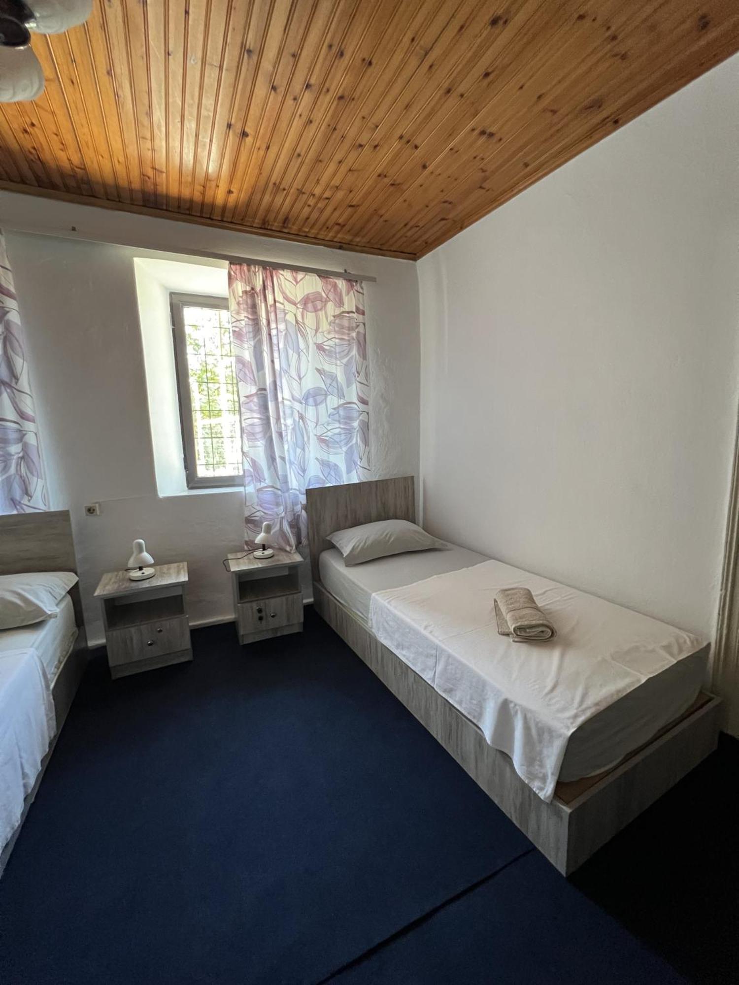 Onetwosleep Guesthouse Shkodër Eksteriør bilde