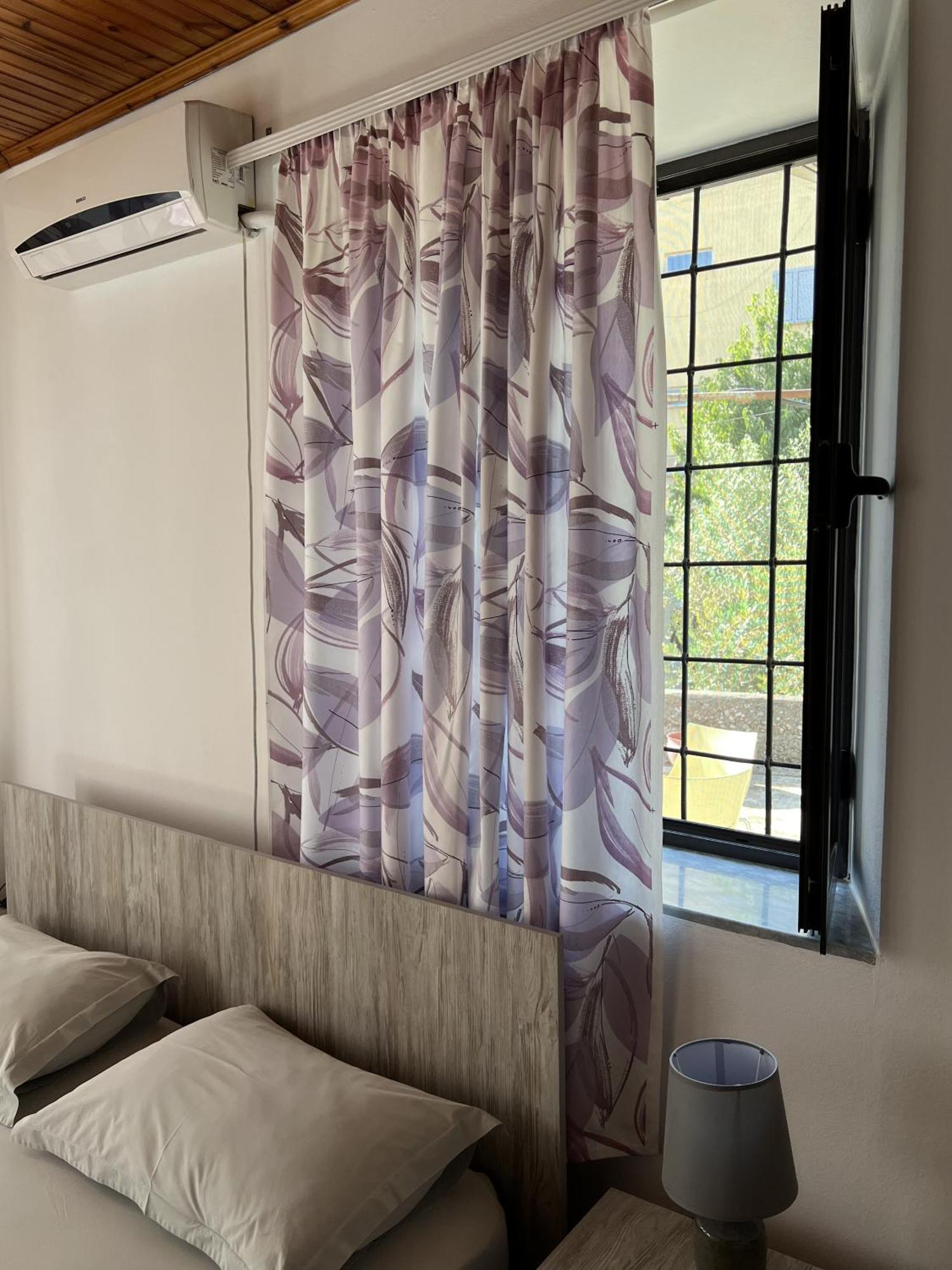Onetwosleep Guesthouse Shkodër Eksteriør bilde