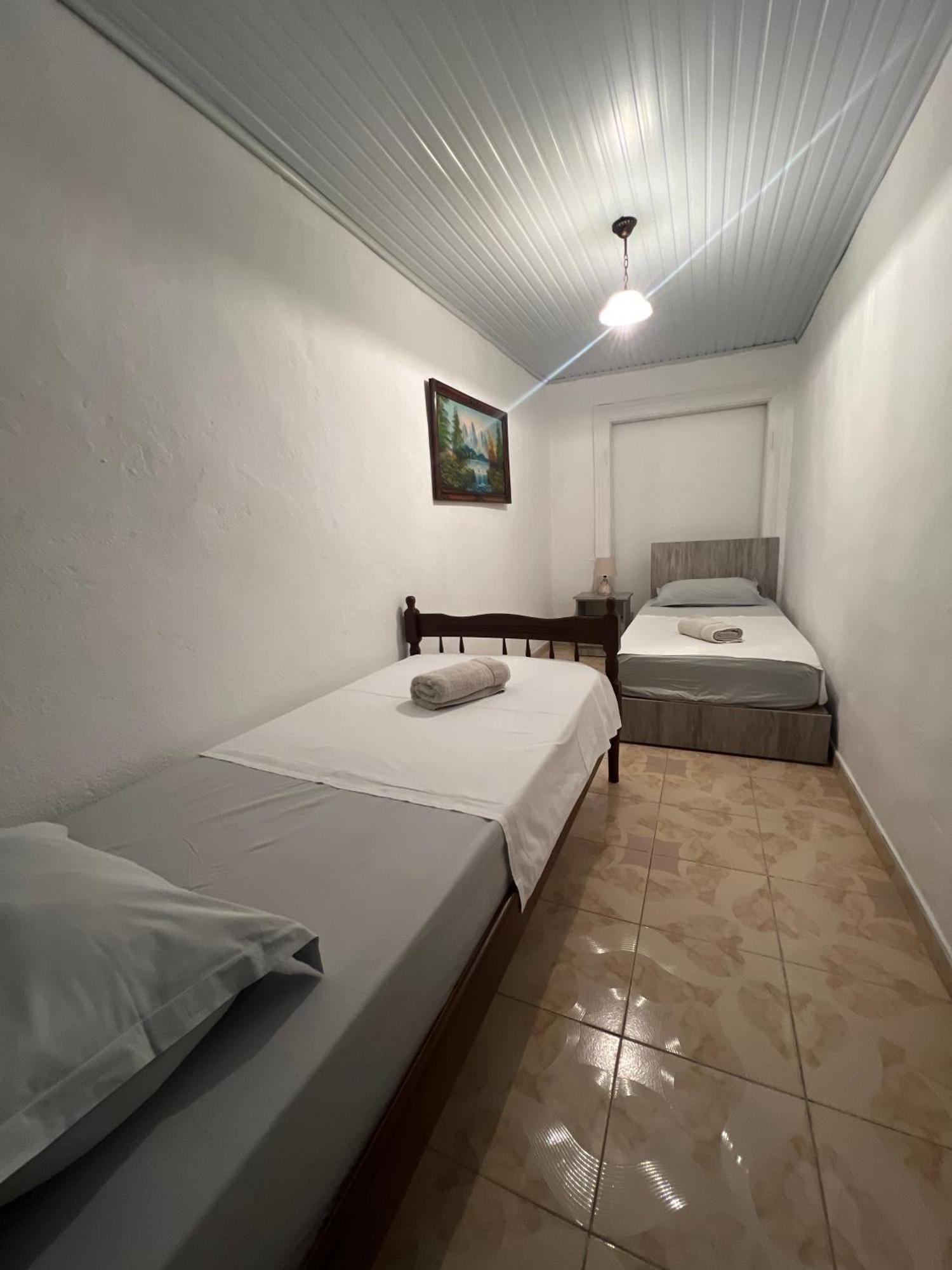 Onetwosleep Guesthouse Shkodër Eksteriør bilde