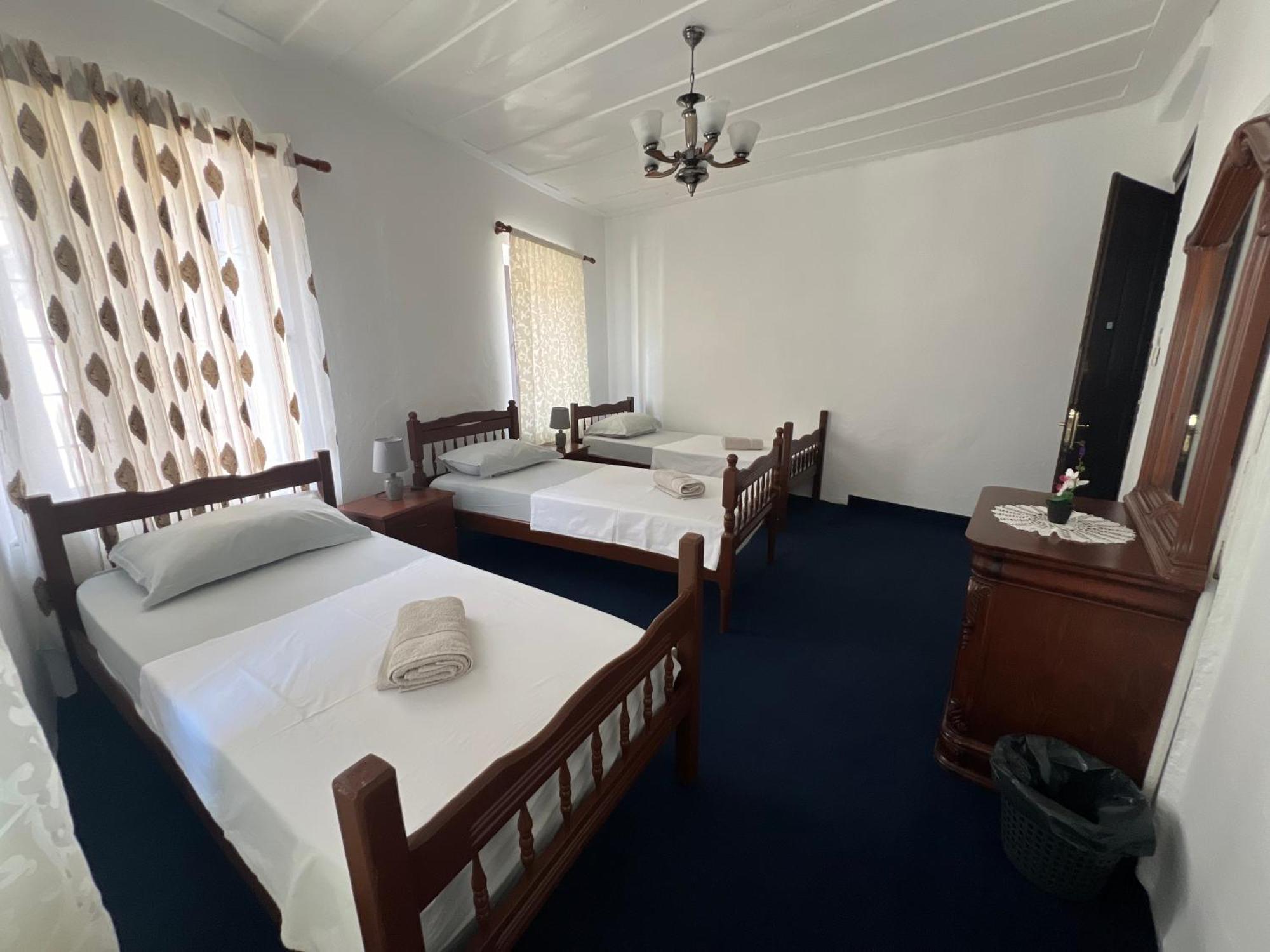 Onetwosleep Guesthouse Shkodër Eksteriør bilde