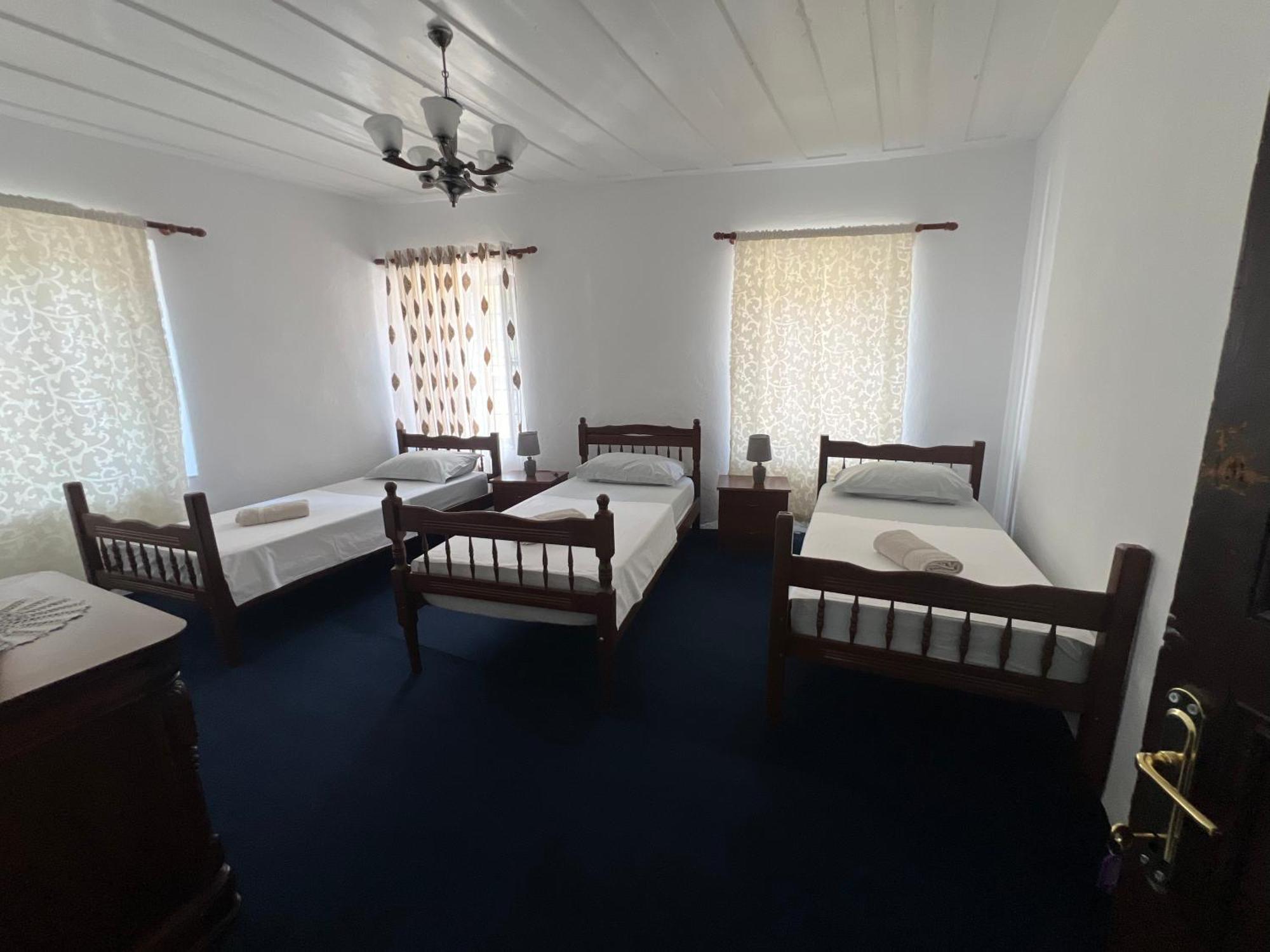 Onetwosleep Guesthouse Shkodër Eksteriør bilde